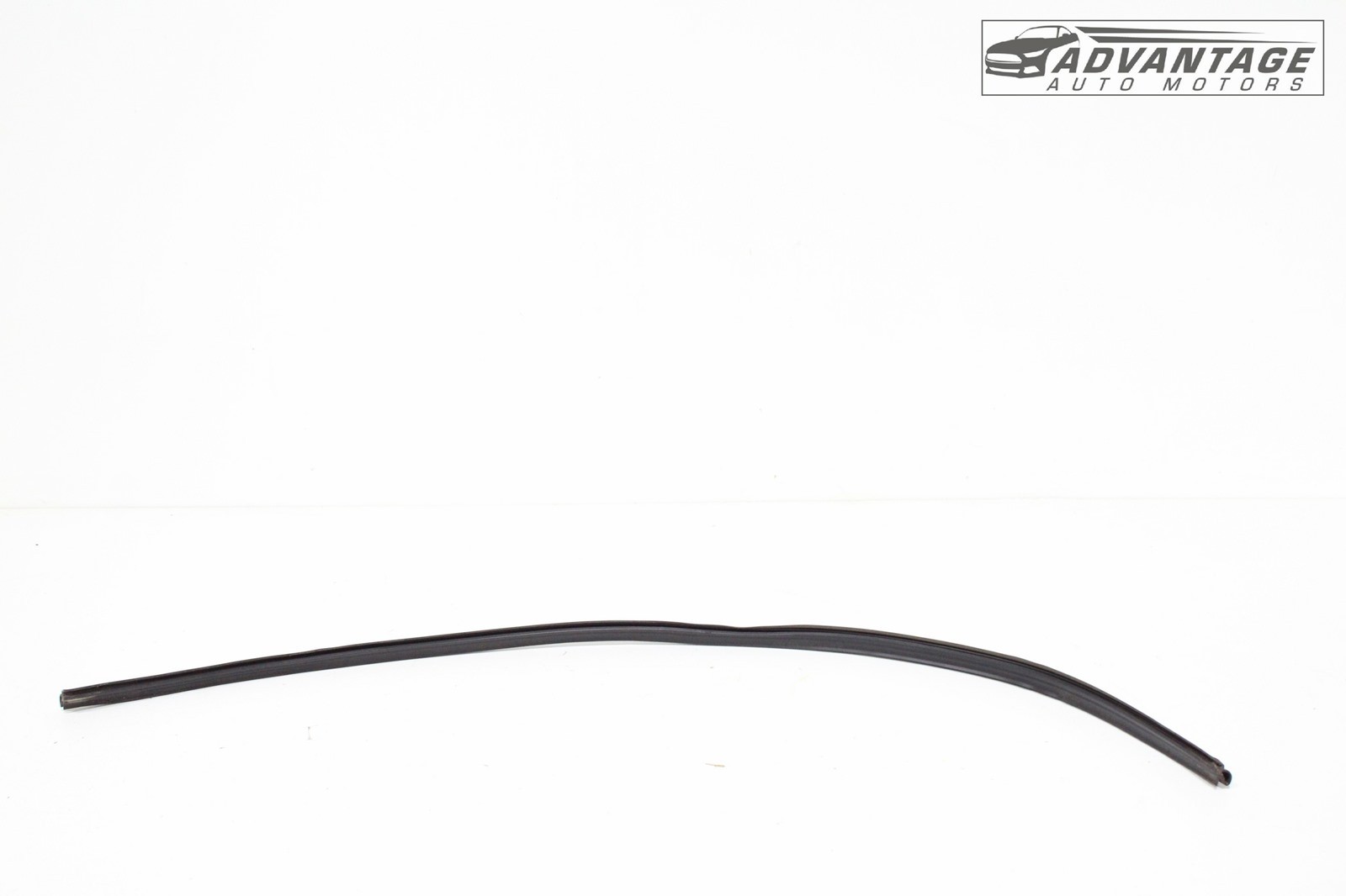 2014-2019 MASERATI GHIBLI REAR WINDSHIELD GLASS WEATHERSTRIP GASKET SEAL OEM