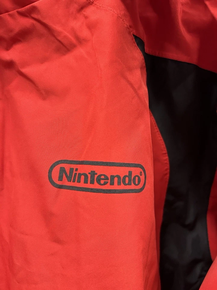 Jaqueta vintage Nintendo Employee XL Wii Mario Team 365 forrada de malha com capuz capa de chuva - Imagem 4 de 4