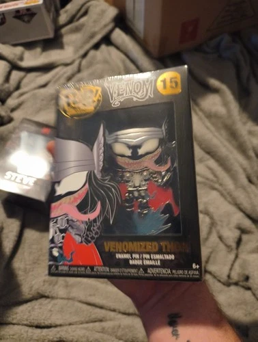 Funko Pop Pin Marvel Venomized Thor #15 Venom Enamel Removeable Stand