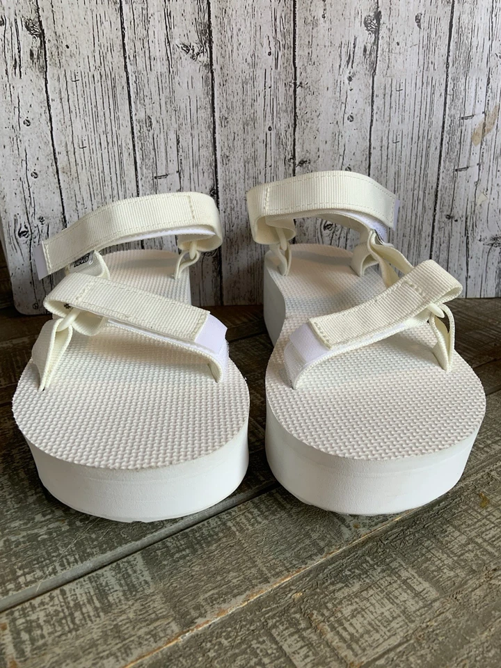 Sandalias Teva para mujer talla 8 plataforma plana universales blancas brillantes correas Foto 3 de 4