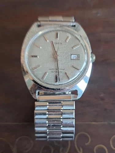 Vintage Men’s Automatic Water Resistant Timex Wristwatch W/Date - Works