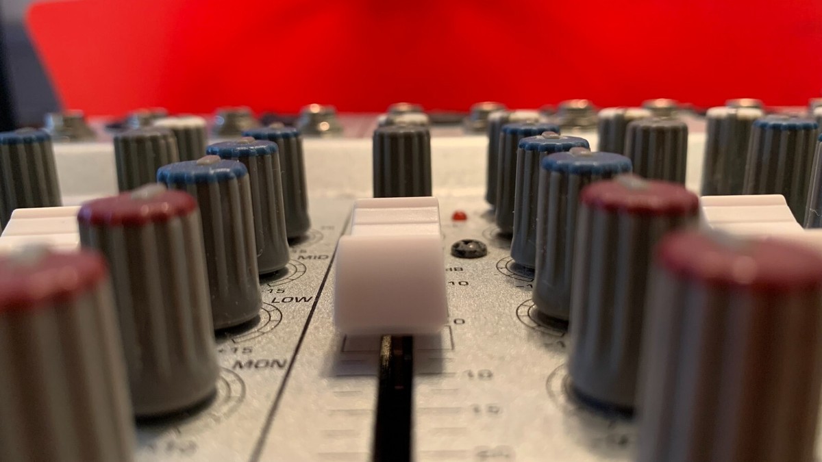 BEHRINGER EURORACK MXB1002 10 CH. AUDIO MIXER {NO POWER SUPPLY} | eBay