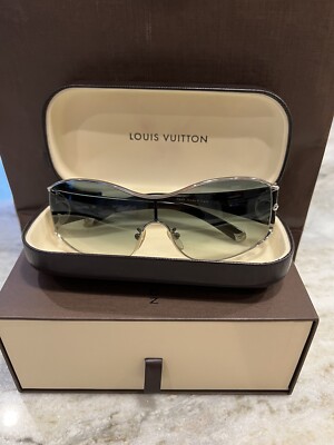 Louis Vuitton 2010 Lily Sunglasses - Gold Sunglasses, Accessories