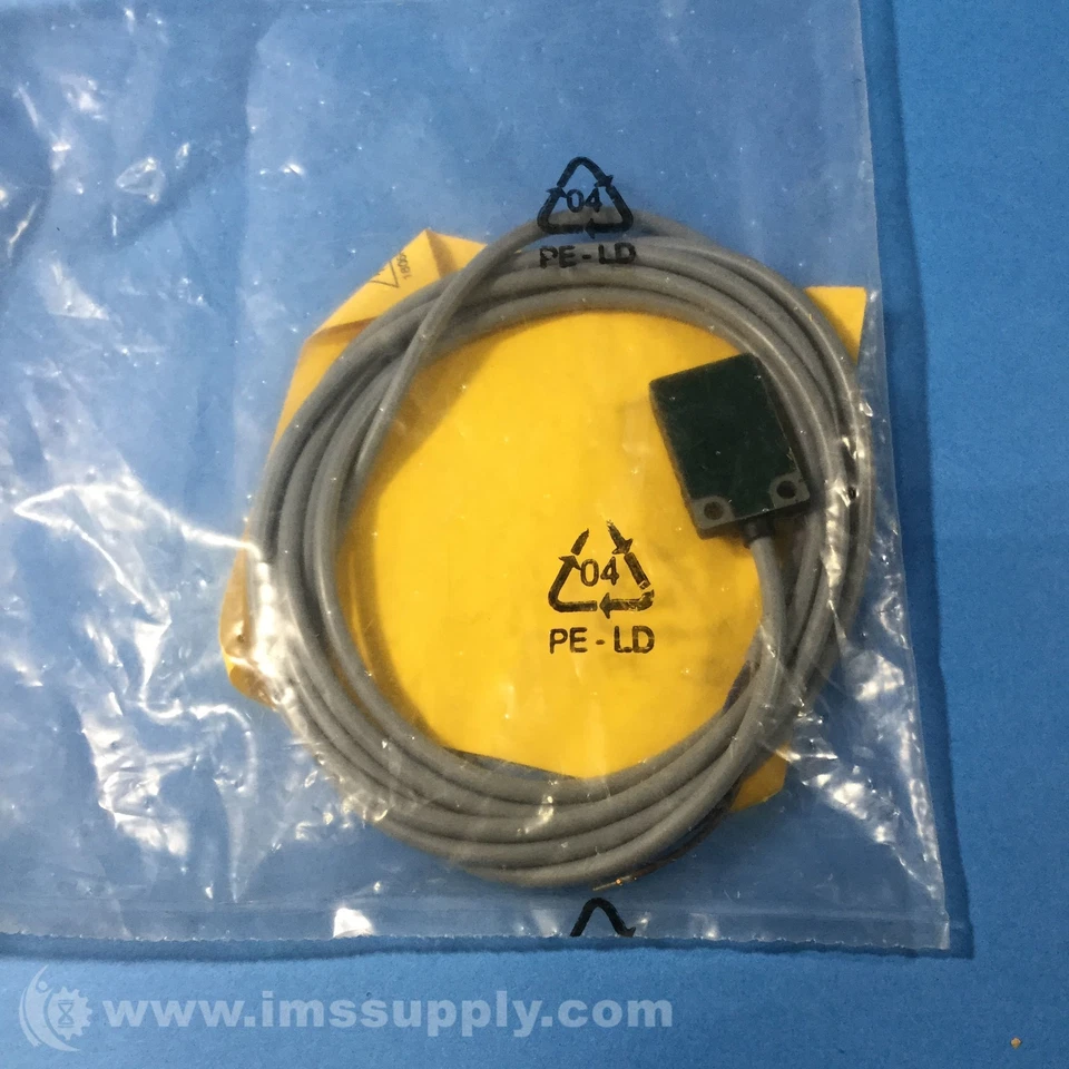 1PCS NEW Turck BC5-Q08-AP6X2 Capacitive Sensor, 5 mm Read Distance FNFP - Image 2 of 3
