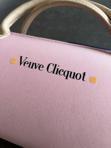 Veuve Clicquot Champagne Pink Traveler Carrier 12.9 x 7.4" including handle rare - Picture 2 of 7