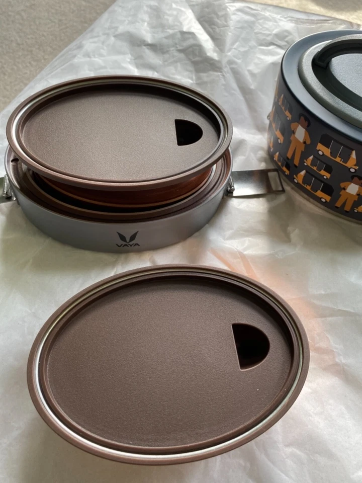 CAJA BENTO ALMUERZO VAYA CON 2 recipientes acabados en cobre y tapa gris con coches NUEVO Foto 3 de 4