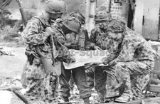 WW2 Picture Photo Normandy 1944 Cammo US Soldiers with captured German map 3876