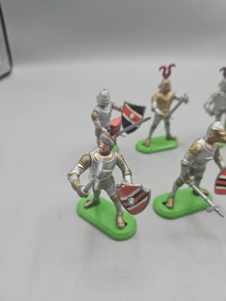 W. Britan - Britains Knights Lote de 2 Torneo Caballeros Soldados Estaño Base Foto 2 de 4