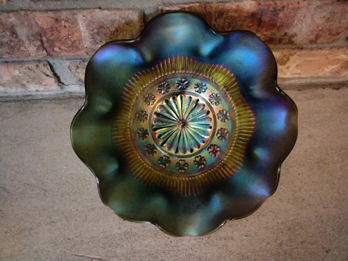 Northwoods Amethyst Rosette And Ruffles And Rings Carnival Glass Ruffled Bowl