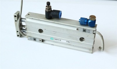 CKD STR2B10-50 Doppelstangenzylinder - Ø 10 mm - Hub 50 mm - mit 2 x  Sensor K3H