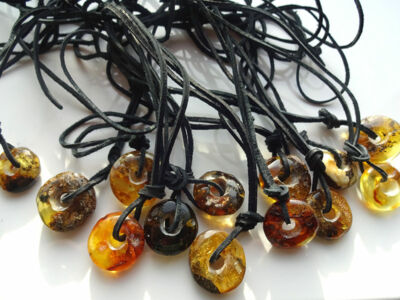 100 items - Genuine Amber Baltic Amber Necklace/Pendant/Amulet !!!