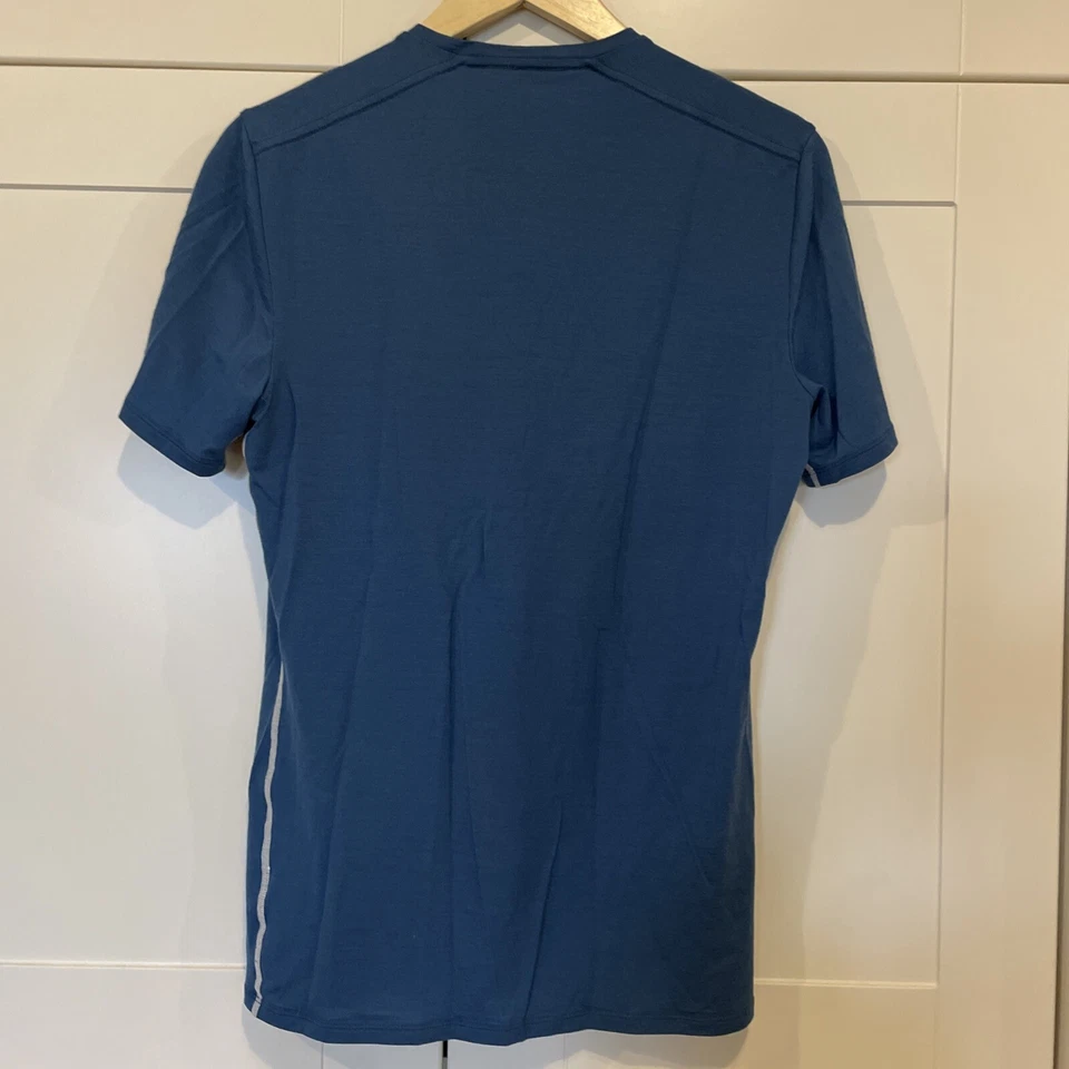 Camiseta Icebreaker Para Hombre Ligera Azul Manga Corta Blanco Ribete Capa Base Talla M Foto 3 de 3