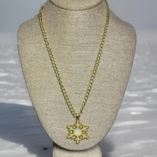 Glow In The Dark Snowflake Pendant Necklace Gold Tone