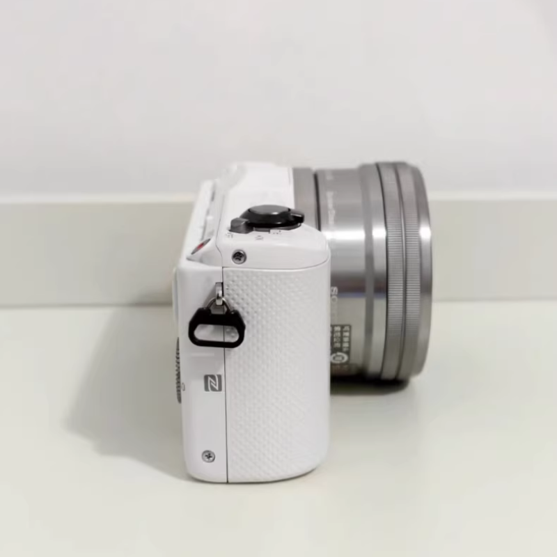 Sony Alpha a5000 Mirrorless Digital Camera w/ 16-50mm Lens white