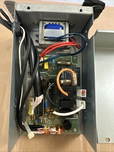 Maxx Ice XK01-110826A Control Board E134893 With Mounting Box