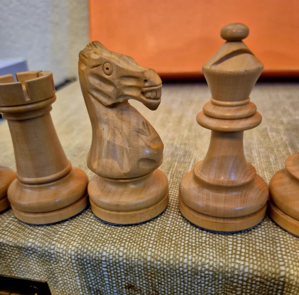 Drueke Luxury Box Wood Ebony Staunton Chess Set 4" King Players Choice? Weighted - Image 4 of 4