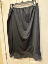 Vintage Vanity Fair Black Half Slip Wide Lace Sz Large Nylon Antron III Made USA