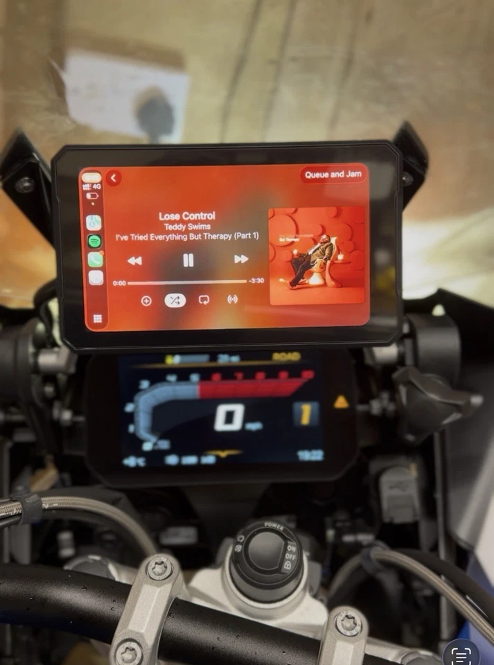 BMW Motorrad 7” OLED  Sat nav CarPlay & Android Auto Wireless connected ride - Image 4 of 4