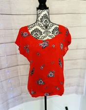 Splendid Women’s Red Floral Short Sleeve Slit Back Round Neck Rayon Blouse