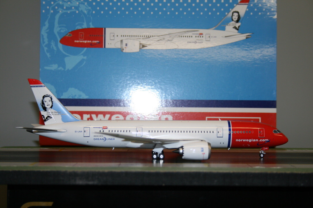 Phoenix 1:200 Norwegian Airlines Boeing 787-8 EI-LNA (20097) Model