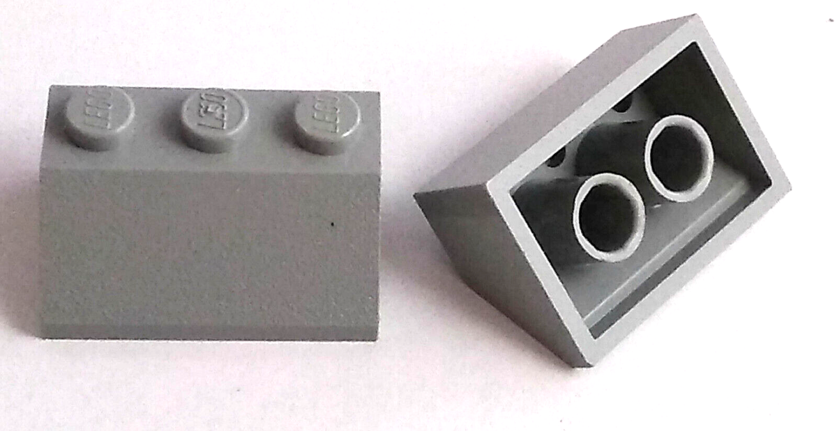 シルバー925 2X LEGO lot Part 3038 2 x 3 OLD LIGHT GRAY SLOPE 45* Vintage