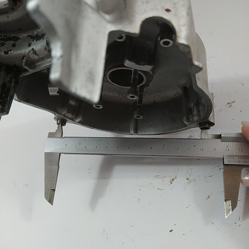 CARTER coperchio STATORE VOLANO GENERATORE CORRENTE SUZUKI RGV 250 ricambi usati - Foto 4 di 18