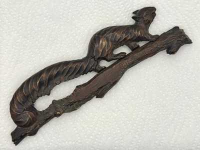 Vintage französischer Harz Eichhörnchen Nussknacker von BG - wunderschöner Zustand - niedriger Preis