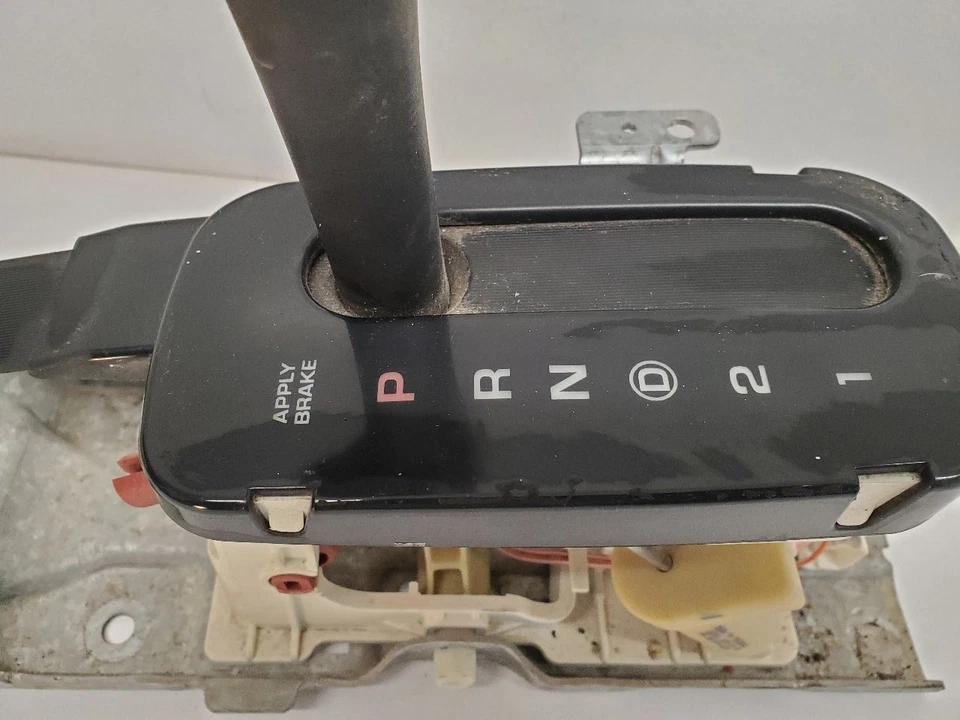 2002 JEEP LIBERTY AT Automatic Transmission Shift Shifter Gear Assembly 52104312 - Image 3 of 4