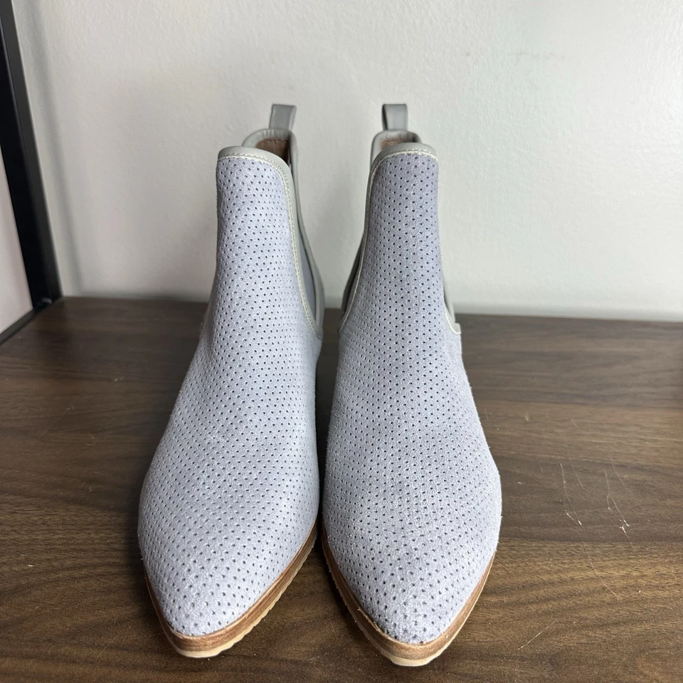 Donald J Pliner Gray Suede Diaz Chelsea Ankle Boots Sz 8.5 - Image 3 of 4