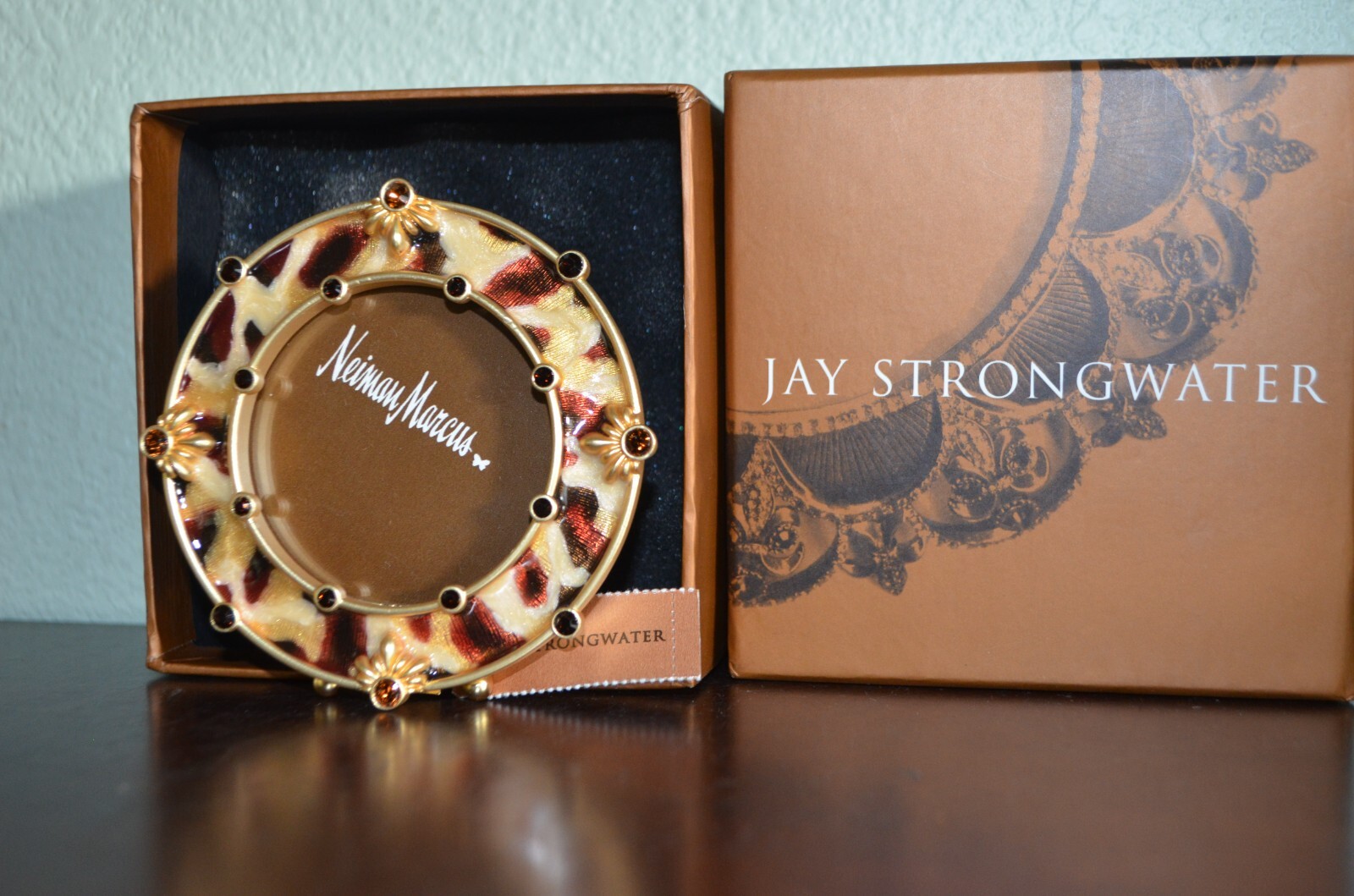 Jay Strongwater Small 2" Round Picture Frame Enamel and Stone Animal