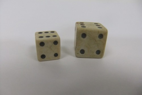Vintage Bone Bovine Dice - Picture 5 of 9