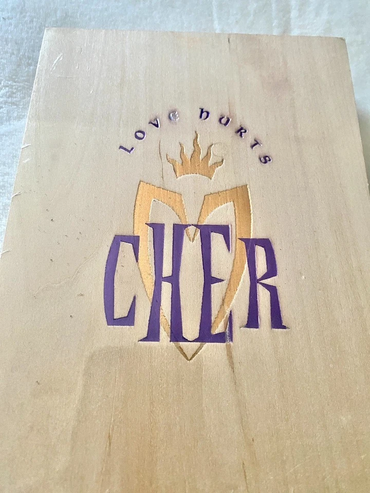 CHER LOVE HURTS SEALED WOODEN LONGBOX CD SPECIAL LIMITED PROMO EDITION BOX SET Foto 2 de 4