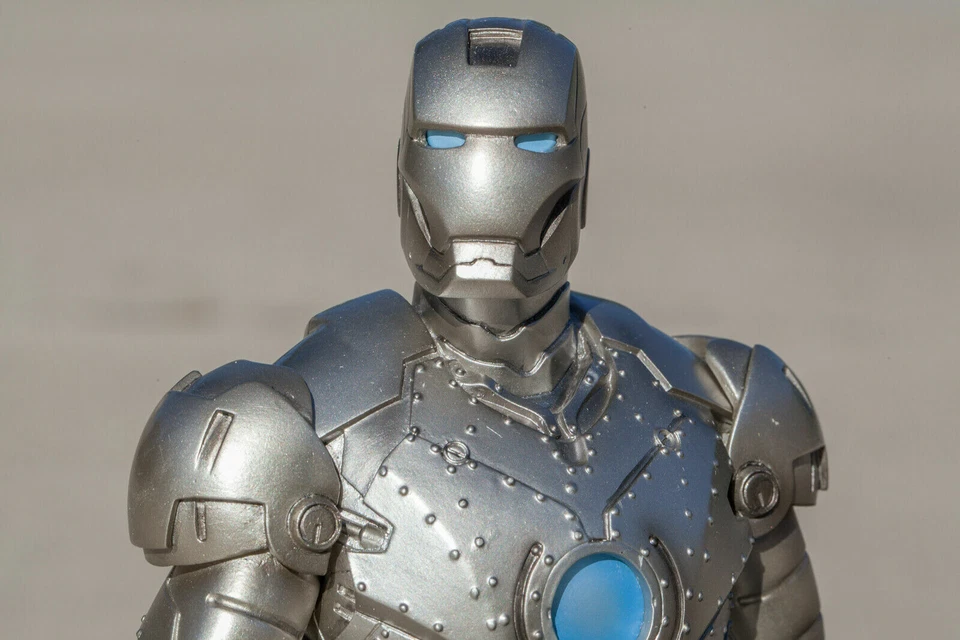 Marvel Studios Kotobukiya 钢铁侠电影 Mark II 美术雕像特别版 — 第 3/4 张图片