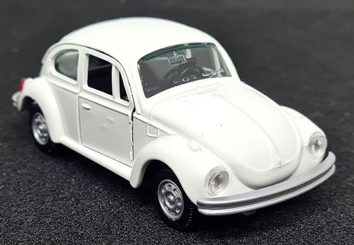 Gama 1/43 VW-Kafer 1302 Volkswagen Beetle White 1104 Diecast model car