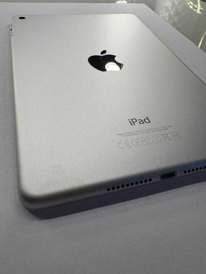 Apple iPad mini (4th generation) · 128GB · Wi-Fi, Foto 3 von 5