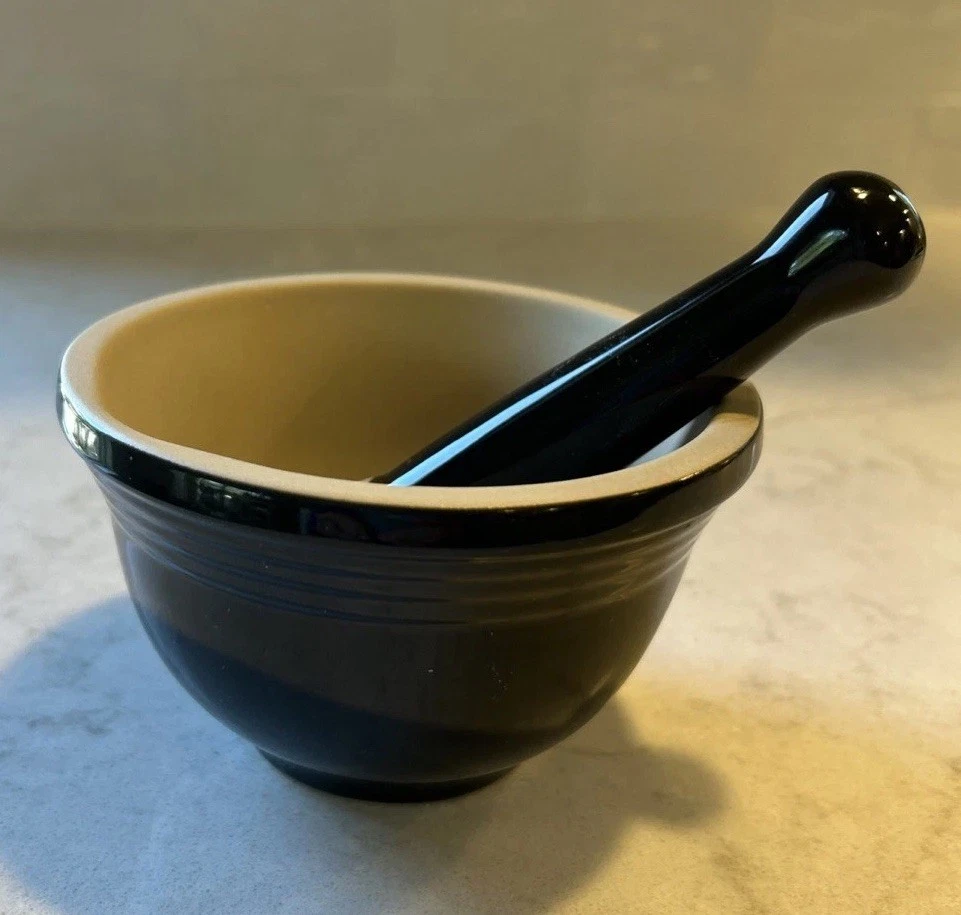 LeCreuset Black Mortar and Pestle Set 15-42 0.3 L. / 10 Oz.
Opens in a new window or tab