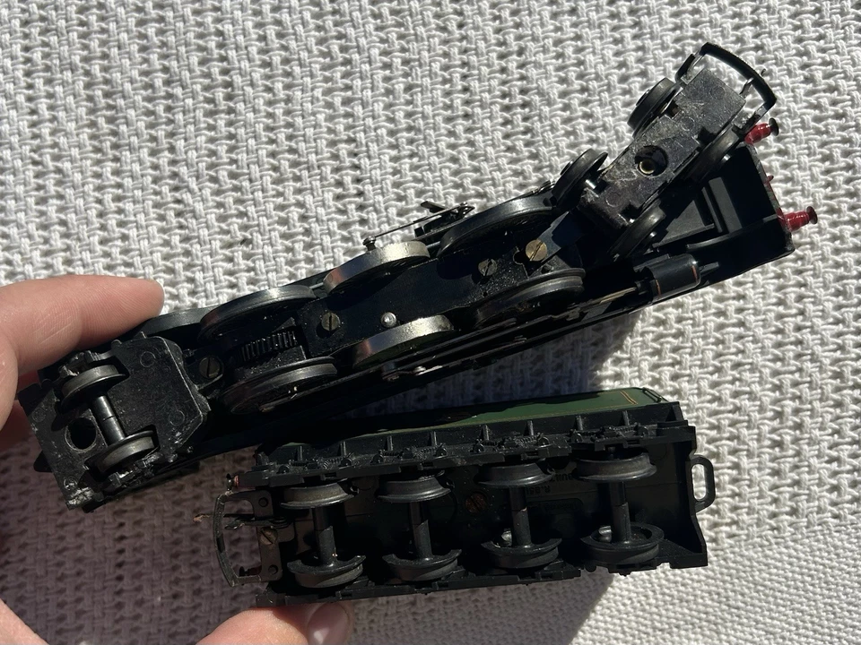 OO Hornby R850 Class A3 4-6-2 “Flying Scotsman” BR Green - (AS IS) - Image 4 of 4