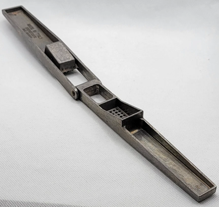 Prensa de ajo de aluminio vintage BREVETTATO - autolimpieza - hecha en Italia Foto 4 de 4