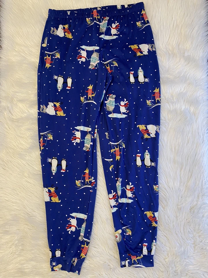 Secret Treasures Pajama Set Womens Size Medium Winter Animal Print Pajama Set - Image 4 of 4