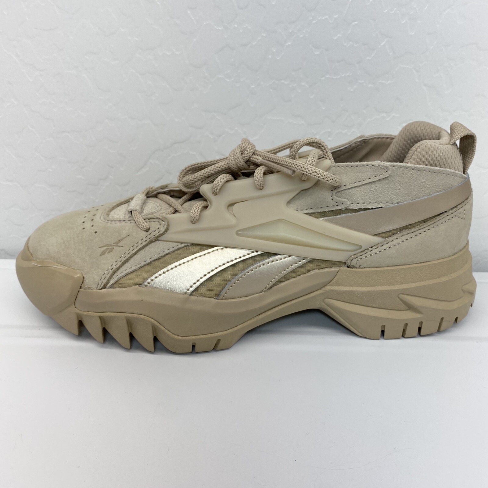 Reebok Club C Cardi B V2 Sneakers Women Size 10.5 Shoes Leather Beige Tan  GW6697 195739831244 | eBay