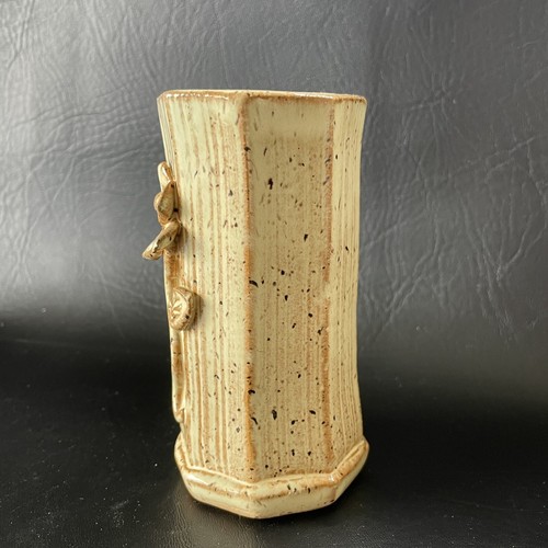 Small Thomas Pottery Seagrove NC Studio Yellow Floral 8-sided Vase - Picture 3 of 10
