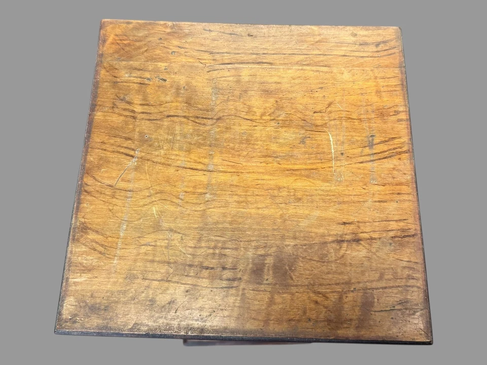 Antiguo soporte de pedestal de escultura tallada en inciso floral victoriano de nogal Foto 4 de 4