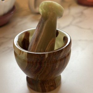 Green Onyx Banded Mortar & Pestle Natural Stone Carving