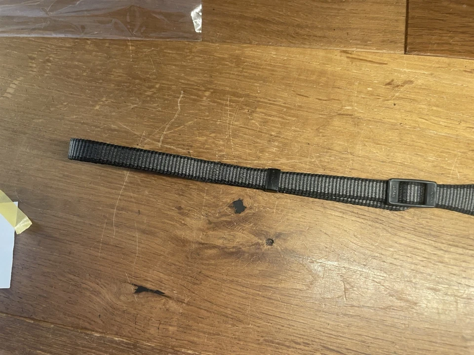 *Casi COMO NUEVA ++* Correa de hombro para cuello de cámara genuina Pentax gris y roja de Japón Foto 4 de 4