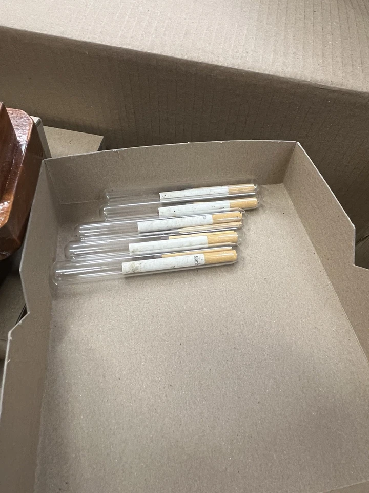 Impossible Penny Baratija En Una Botella De Vidrio Tarro Colección Mordaza Regalo Lote 1000 Piezas Foto 2 de 4