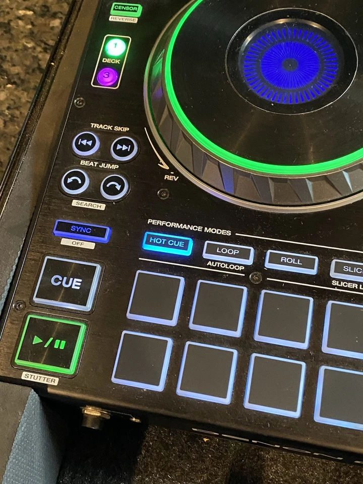 Denon DJ PRIME 4+ Standalone 4-Deck DJ Controller - Black - Image 4 of 4