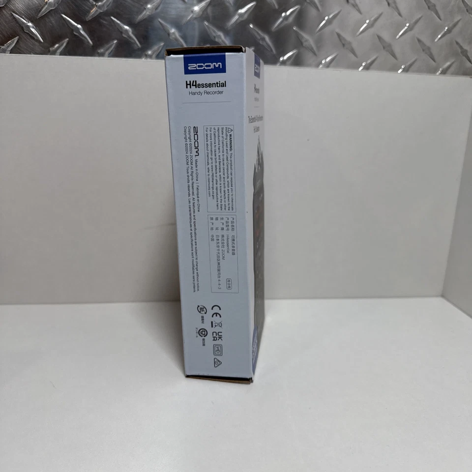 Zoom H4essential 4-Track 32-Bit Float Portable Audio Recorder - Image 2 of 4