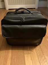 TARGUS Multi-Pocket Laptop Carrying Case/Bag W/Shoulder Strap-Model CUN1 BlkRed