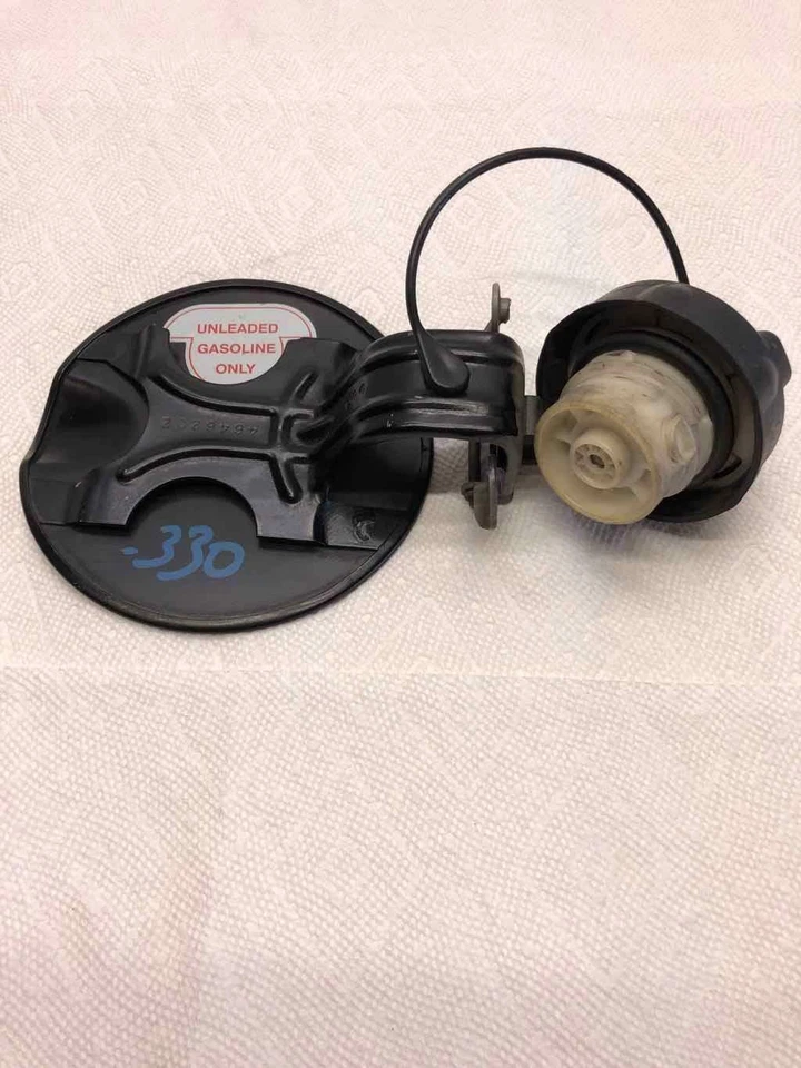 1996 - 2000 克莱斯勒 SEBRING 后燃料填充盖和门油箱盖 G — 第 3/4 张图片