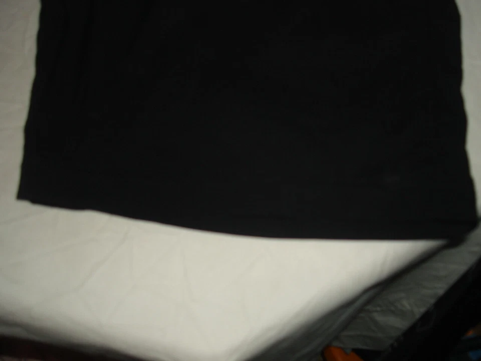 Lululemon Athletics Black Flat Ft. Nylon Lt.Wgt. Cuffed Shorts Sz 28 / 9" Inseam - Image 4 of 4